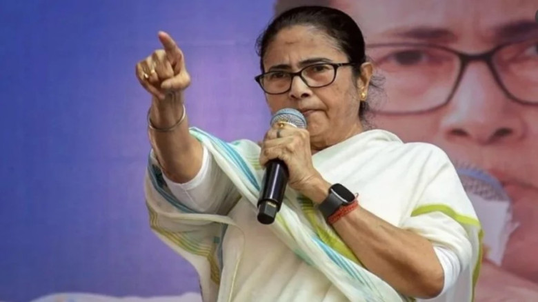 পুরো প্রজন্মকে ভয় দেখিয়ে স্তব্ধ করার চেষ্টা চলছে: মমতা বন্দ্...