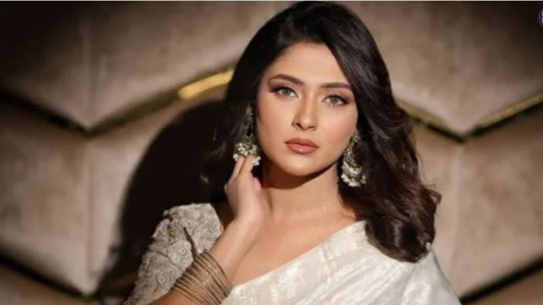 এআই দিয়ে মিথ্যা কন্টেন্ট যে বানায়, আর যারা শেয়ার করে সবাই অপ...