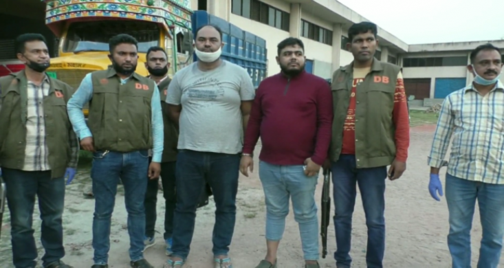 করোনার মধ্যে সরকারি চালসহ ঘাদানিক নেতা আটক