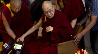 152536_bangladesh_pratidin_dalai-lama