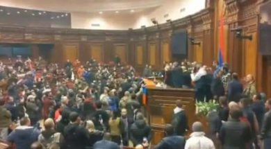 Armenian-parliament-speaker-assaulted-by-angry-protesters-after-peace-deal-undergoes-surgery-2011101327