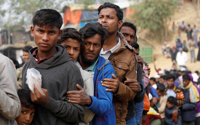রোহিঙ্গাদের নিকট সাহায্য প্রার্থনা, নাগরিকত্ব দেওয়ার প্রতিশ্রুতি