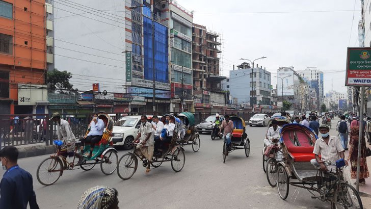 লকডাউনে চলছে ব্যক্তিগত গাড়ির দাপট