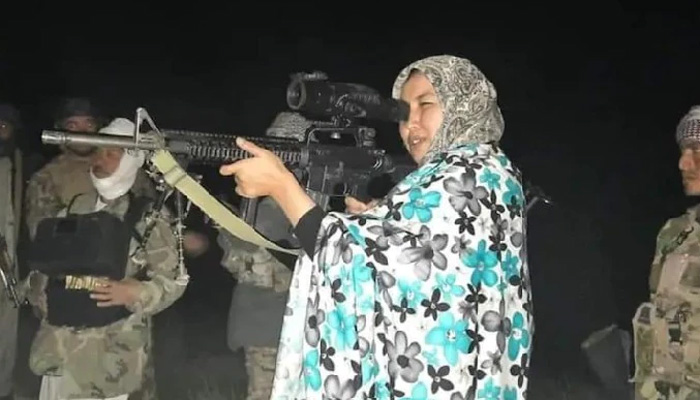 অস্ত্র তুলে নেওয়া আফগান নারী গভর্নরকে বন্দি