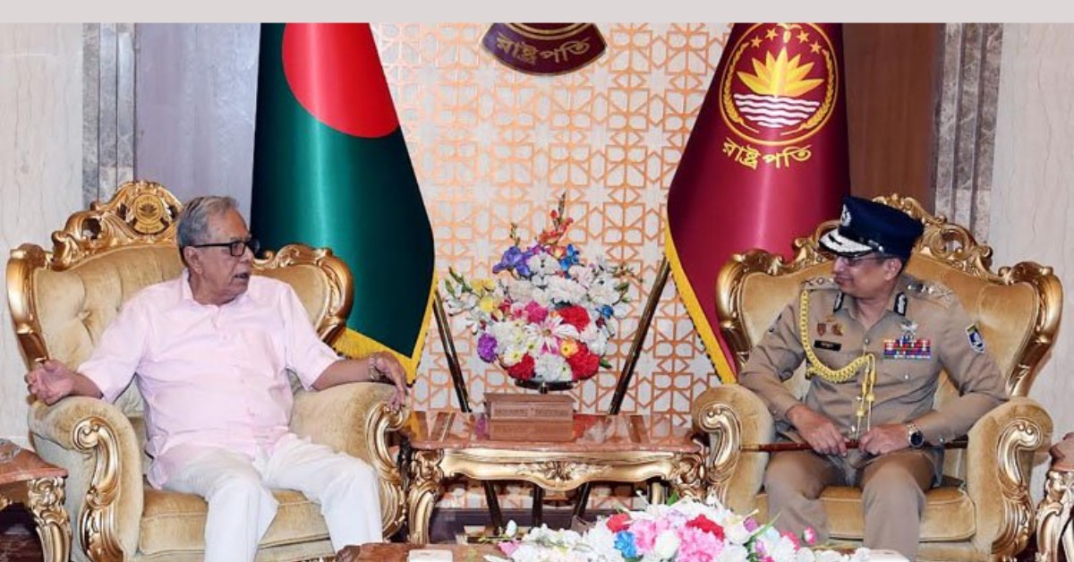 সেবার মনোভাব নিয়ে পুলিশকে কাজ করতে হবে: রাষ্ট্রপতি