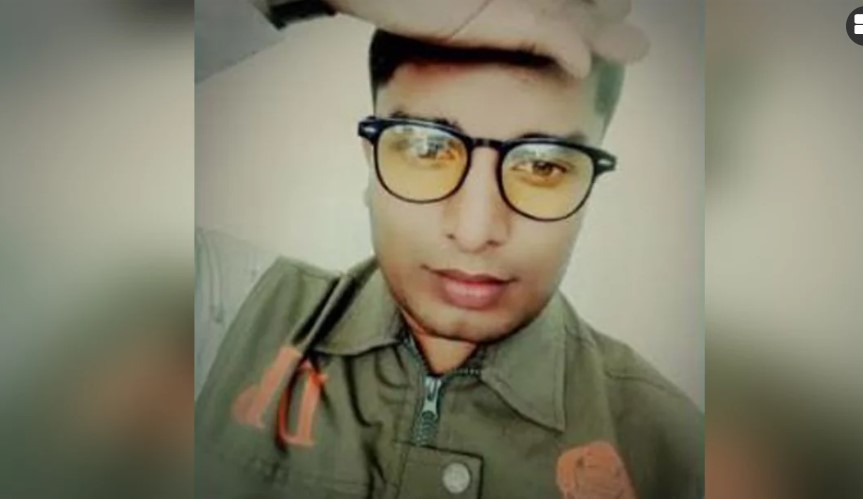 ইয়াবা দিয়ে ফাঁসিয়ে ঘুষ দাবি, কনস্টেবলকে আটকে ৯৯৯–এ ফোন