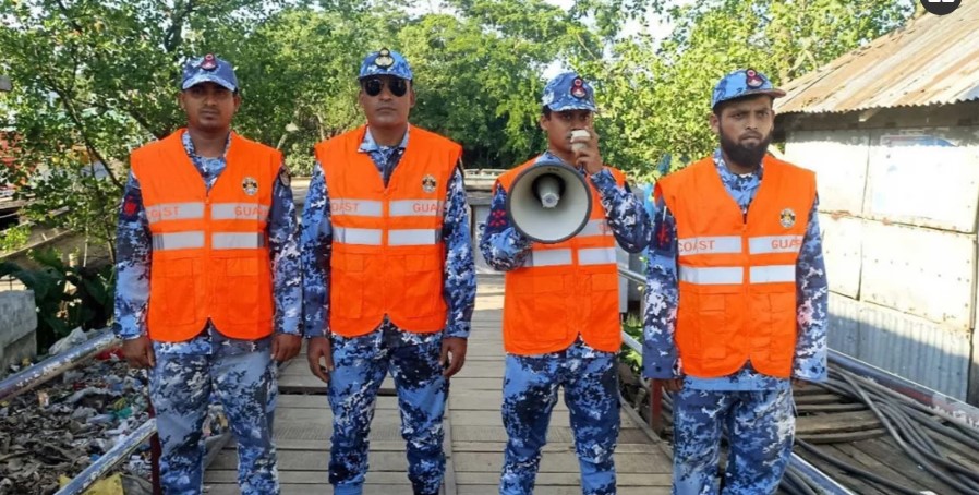 ধেয়ে আসছে ঘূর্ণিঝড় রেমাল, সতর্কতায় উপকূলে মাইকিং