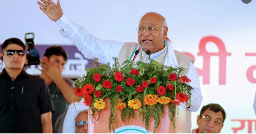 ‘ভারতের জমি দখল করছে চীন, মোদির ৫৬ ইঞ্চি বুক কোথায়’