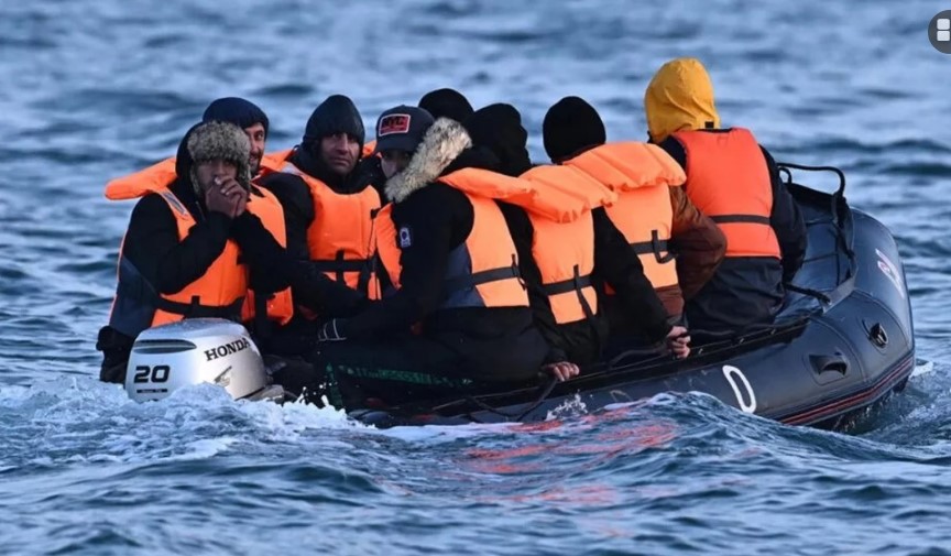 চলতি বছর ১০ হাজারের বেশি আশ্রয়প্রার্থী নৌকায় যুক্তরাজ্যে পৌঁছেছে