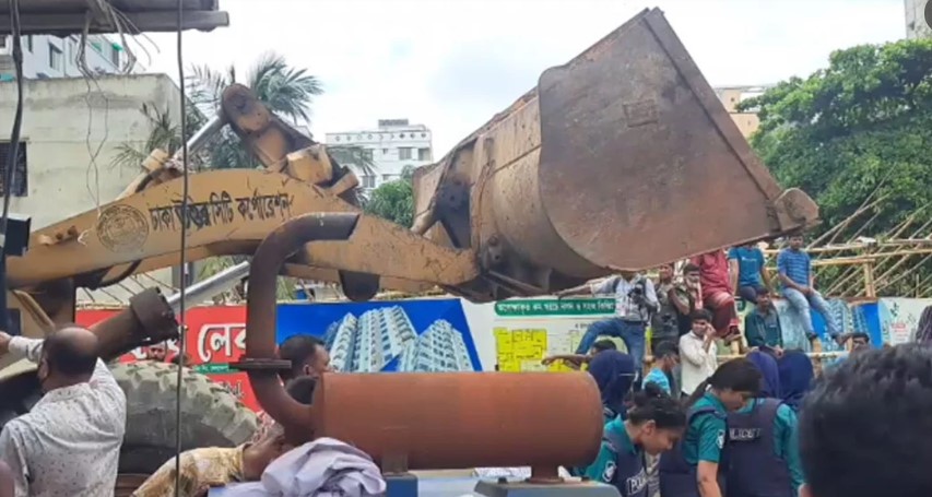 আলোচিত সেই ‘সাদিক অ্যাগ্রো ফার্ম’ উচ্ছেদে ডিএনসিসির অভিযান