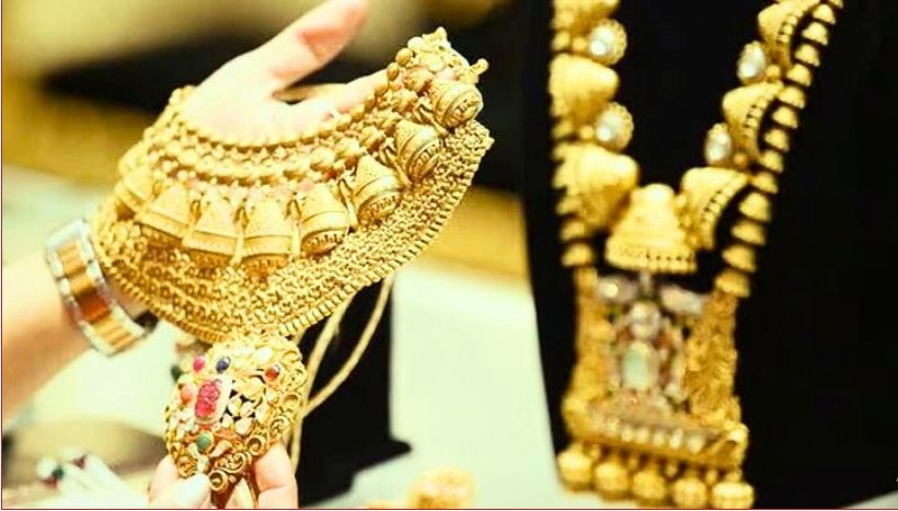 ৩০০ টাকার গয়না কিনলেন ৬ কোটি দিয়ে, ভারতে এসে দিশেহারা মার্কিন নারী