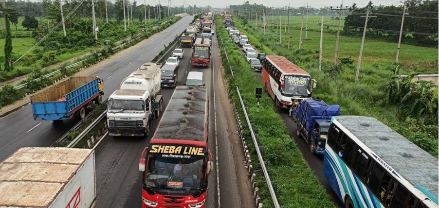 ঢাকা-টাঙ্গাইল-বঙ্গবন্ধু সেতু মহাসড়কে ৩০ কি.মি. যানজট