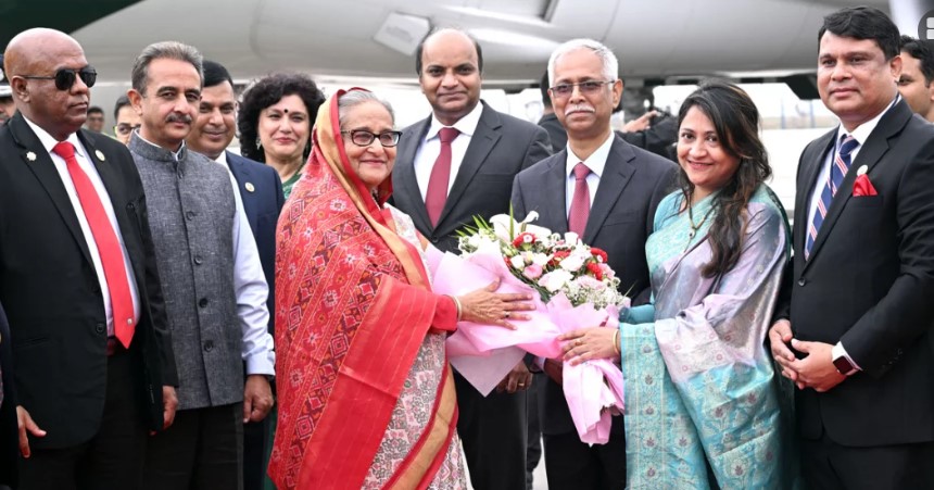 রাষ্ট্রীয় সফরে দিল্লি পৌঁছেছেন প্রধানমন্ত্রী