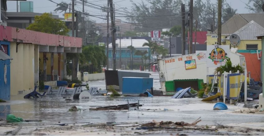 ঘূর্ণিঝড় ‌‘বেরিল’র আঘাতে লন্ডভন্ড ক্যারিবীয় অঞ্চল, এগোচ্ছে জ্যামাইকার দিকে