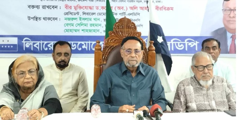 আওয়ামী লীগ সরকারকে ভারত-চীন খালি হাতে ফিরিয়ে দিয়েছে’