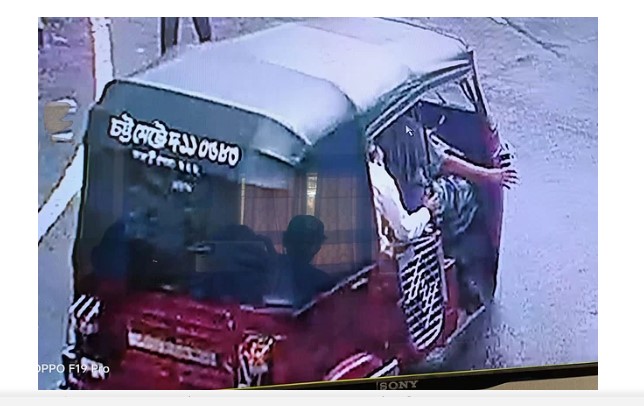 চট্টগ্রামে ছাত্র আন্দোলনের নারী কর্মী অপহরণের খবর, আসলে কী হয়েছিল