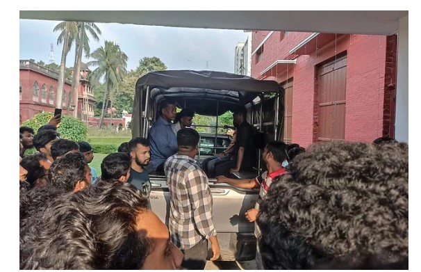 ঢাকা বিশ্ববিদ্যালয়ে যুবককে পিটিয়ে হত্যার ঘটনায় চার শিক্ষার্থী আটক