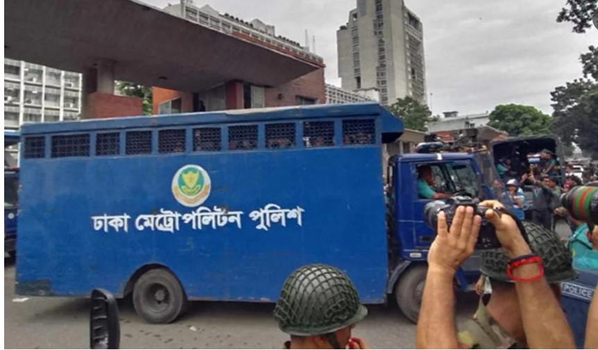 সচিবালয়ে ঢুকে পড়া ৫৩ শিক্ষার্থী আটক