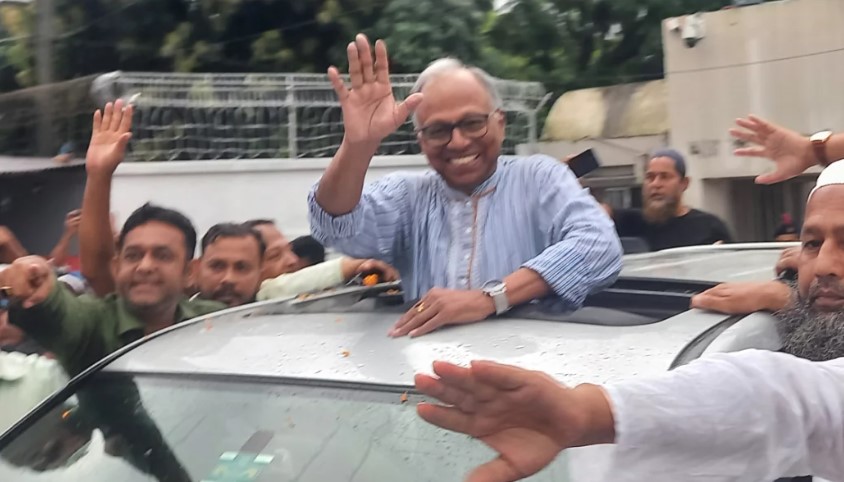 সাংবাদিক মাহমুদুর রহমান কারামুক্ত