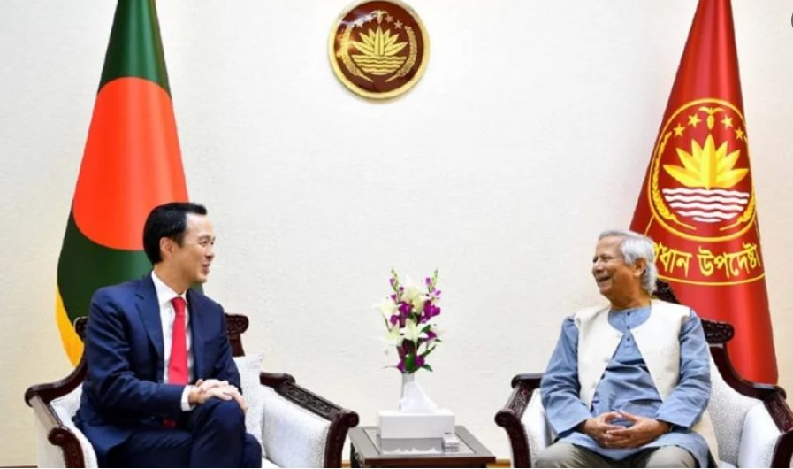 পাচারের অর্থ ফেরাতে সিঙ্গাপুরের সহায়তা চাইলেন প্রধান উপদেষ্টা