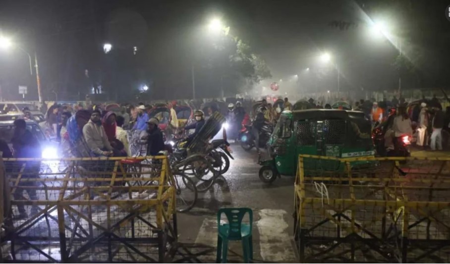 ‘হ্যাং আ উ ট’  ঠেকাতে ঢাকা বিশ্ববিদ্যালয় ক্যা ম্পা সে গাড়ি চলাচলে নিষেধাজ্ঞা