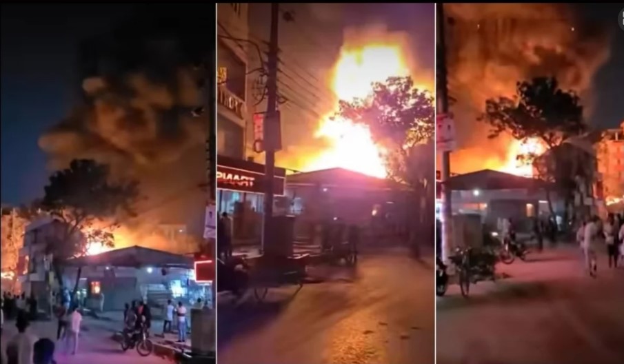 খিল গাঁওয়ে ভয়াবহ আগু ন ছড়িয়ে পড়েছে আশপাশে, নিয়ন্ত্রণে ১০ ইউ নিট