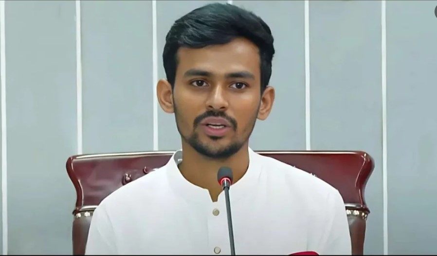 ৬৪ জেলার দায়িত্বে থাকা এসপিদেরও বাধ্যতামূলক অবসরে পাঠানো হবে: উপদেষ্টা আসিফ