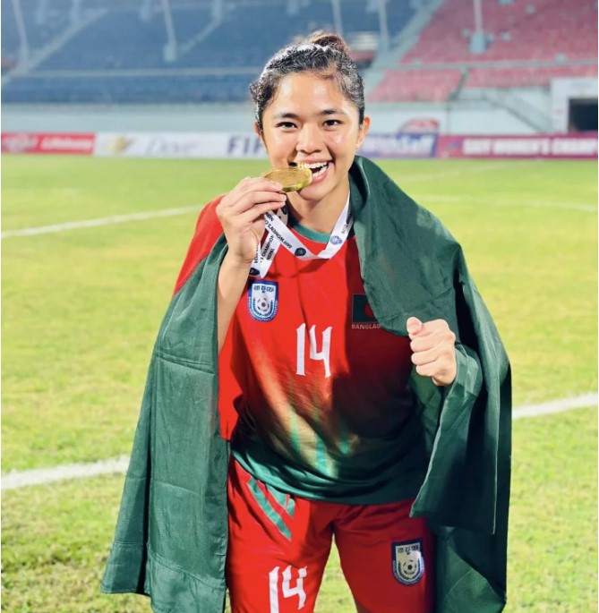 কয়েক দিন ধ রে ধর্ষণ আর হত্যার হুমকি পা চ্ছি: সাফজয়ী সুমা ই য়া