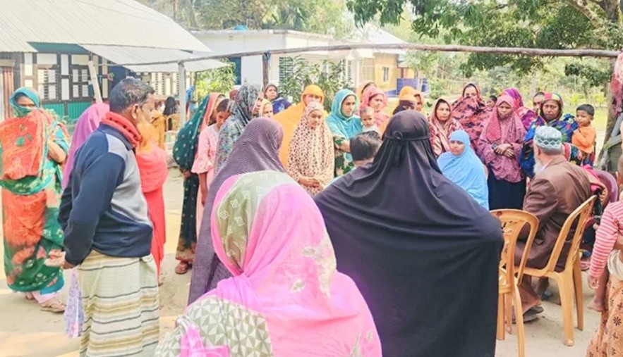 দ্বিতী য় বিয়ে করায় স্বামীর পুরু ষাঙ্গ কেটে দিলেন স্ত্রী