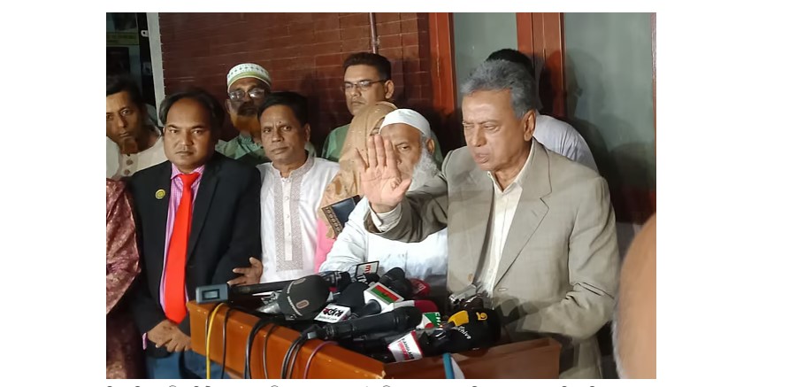 জনগণ গণ তন্ত্রের জন‍্য রক্ত দিয়েছে, কোনো মহামানবের প্রতিষ্ঠার জন্য নয়: আমীর খস রু