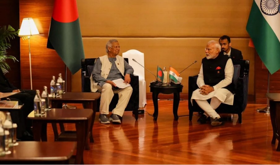 আমরা আপনার প্রতি হাসিনা র অসম্মানজনক আচরণ দেখেছি ড. ইউনূসকে মো দি