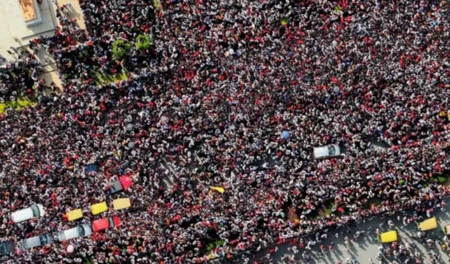 কোহ লিদের  শিরোপা উ ৎসবে পদদলিত হয়ে ১১ জনের মৃ ত্যু