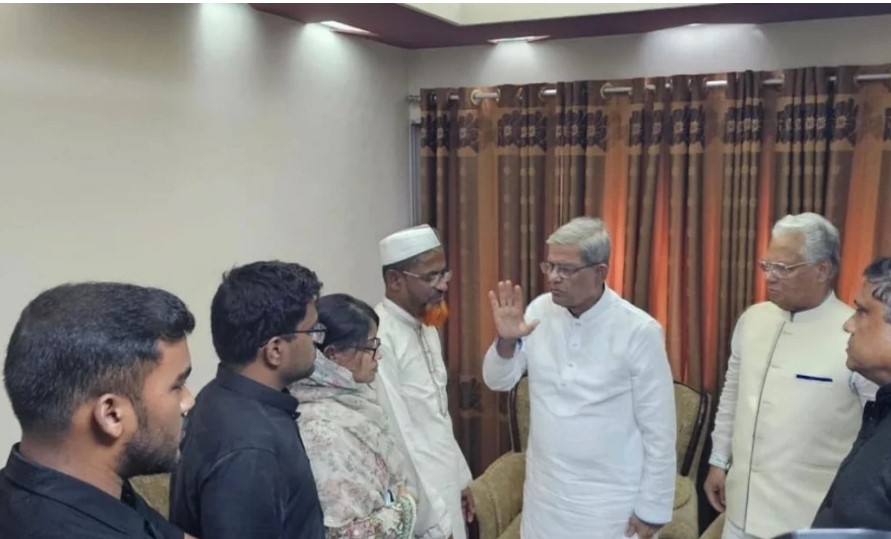 বিমান দুর্ঘটনায় নিহত পা ইলট তৌকিরের বাসায় গেলেন বিএনপি মহা সচিব