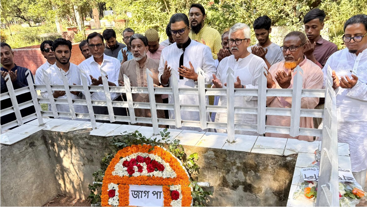 শেখ মুজিব দেশকে পাকিস্তানের বদলে ভারত বানিয়েছিল- রাশেদ প্রধান