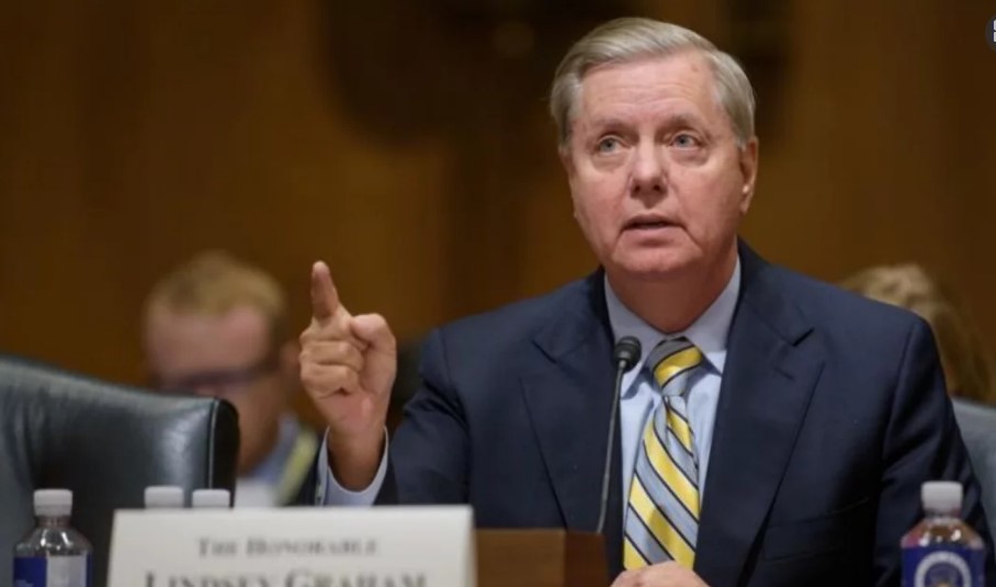 ইরানে এই শাসনের পতন ঘটলে আমরা বিপুল অর্থ আয় করতে পারব: মার্কিন সিনেটর