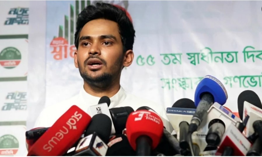 ক্ষমতায় রাখার প্রস্তাবে কী শর্ত দিয়েছিল ‘ডিপ স্টেট’, জানালেন আসিফ