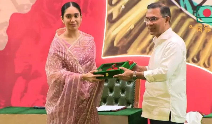 ১৫ ব্যক্তি ও ৫ প্রতিষ্ঠানকে স্বাধীনতা পুরস্কার তুলে দিলেন প্রধানমন্ত্রী