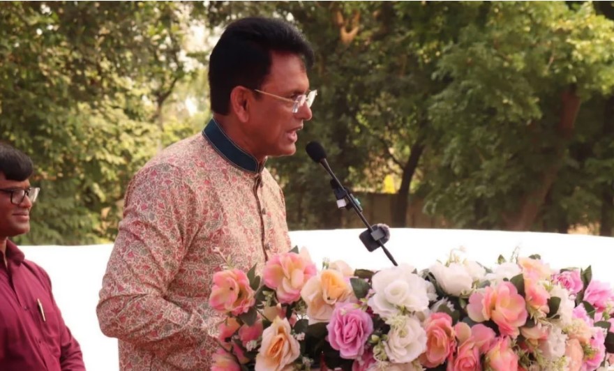 বট বাহিনী আমাকে নিয়ে ভুয়া ফটোকার্ড বানায়: শিক্ষামন্ত্রী