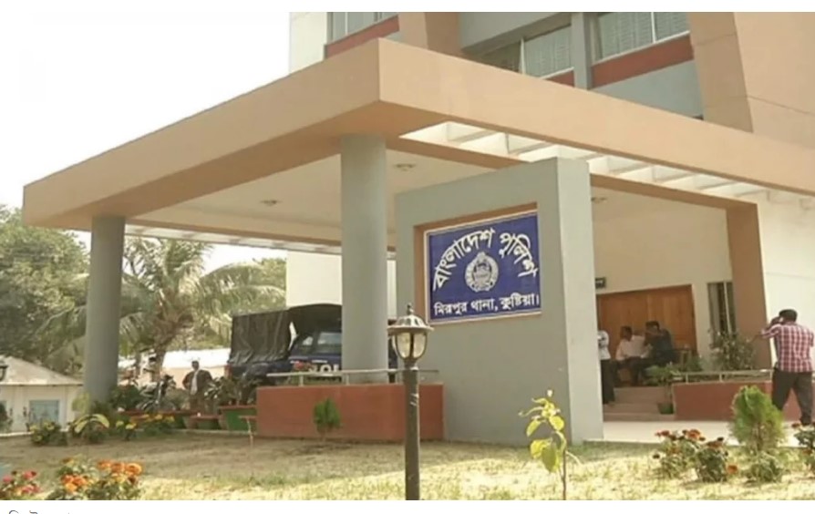 কুষ্টিয়ায় শ্রেণিকক্ষে ছাত্রীকে ধর্ষণের ঘটনায় বিদ্যালয়ের পিয়ন গ্রেপ্তার