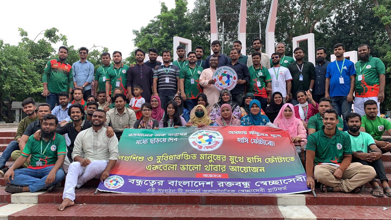 শ্রমিক দিবসে আনুষ্ঠানিকতার বাইরে মানবিকতার উৎসব