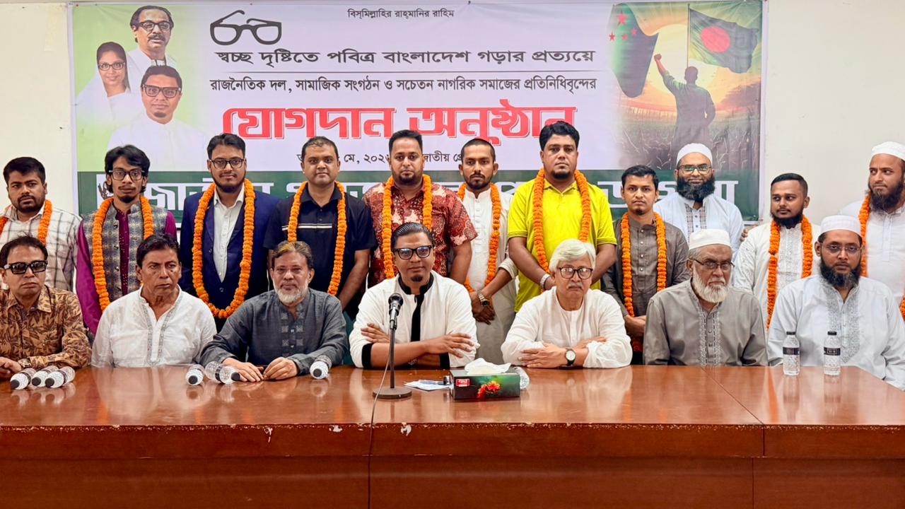ভারত সরকারকে সাহায্য করতে চাই, ফ্যাসিস্ট হাসিনাকে ফেরত পাঠান: রাশেদ প্রধান