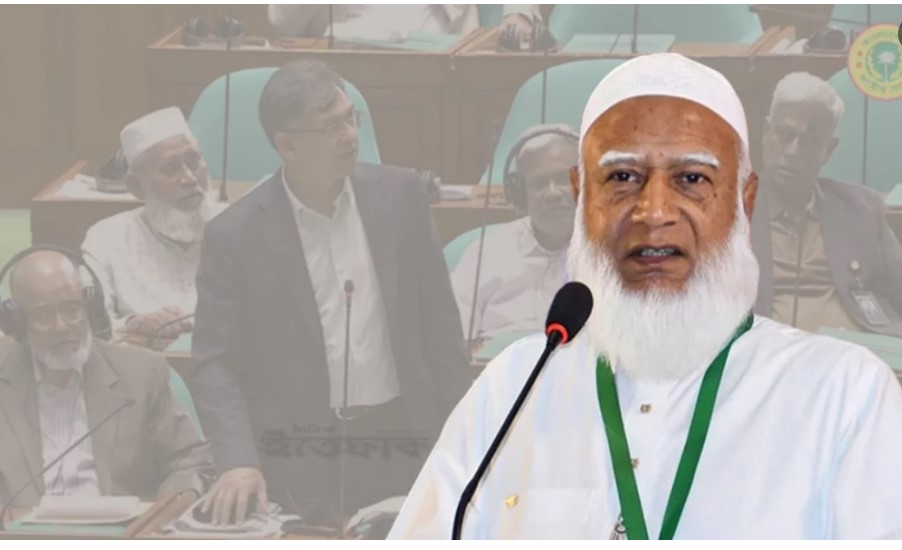 কুচি কুচি করে কাটার পরে বলেন—আসুন ঐক্যবদ্ধভাবে দেশ চালাই’