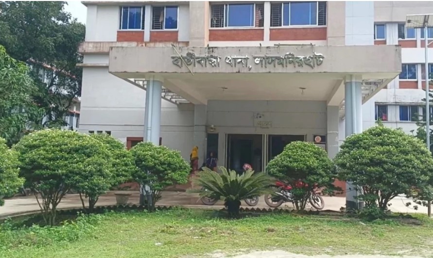 ১০ লাখ টাকায় মাদকের চালান ছেড়ে দেওয়ার অভিযোগে ৪ পুলিশ ক্লোজড
