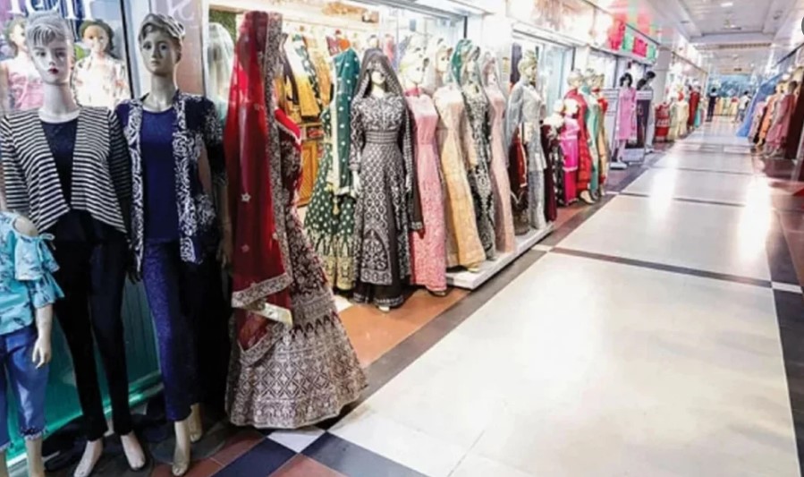 রাত ৮টার মধ্যে বন্ধ মার্কেট-শপিংমল